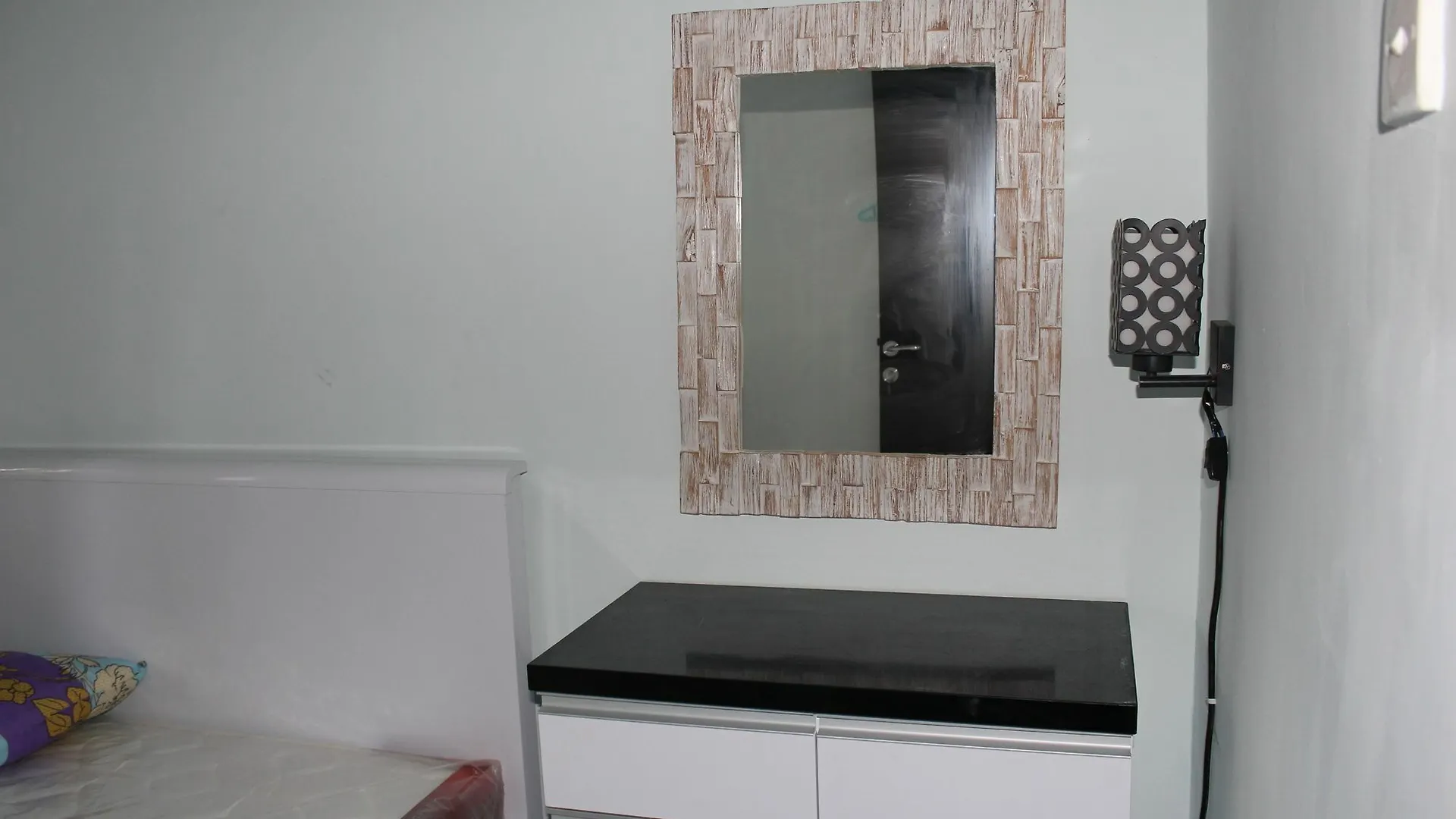 Pecatu Vira House Hotel
